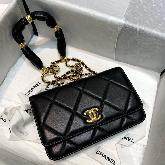 Handbag Chanel 82236 size 19 cm