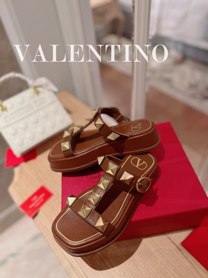 VALENTINO GARAVANI Roman Stud WOMEN 1