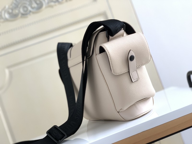 Handbag Louis Vuitton M58476 size 25 x 29 x 9 cm