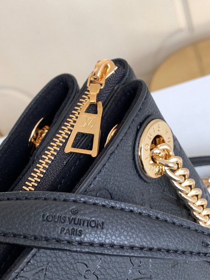 Handbag Louis Vuitton M43746 size 24.x 17 x 11 cm