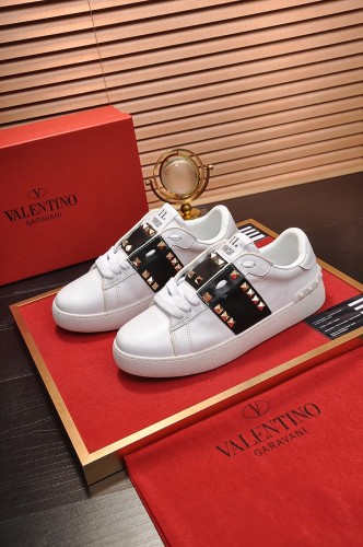 Valentino Garavani Rockstud Untitled calfskin sneaker 10