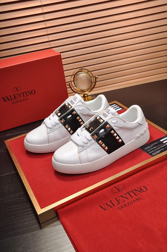 Valentino Garavani Rockstud Untitled calfskin sneaker 11