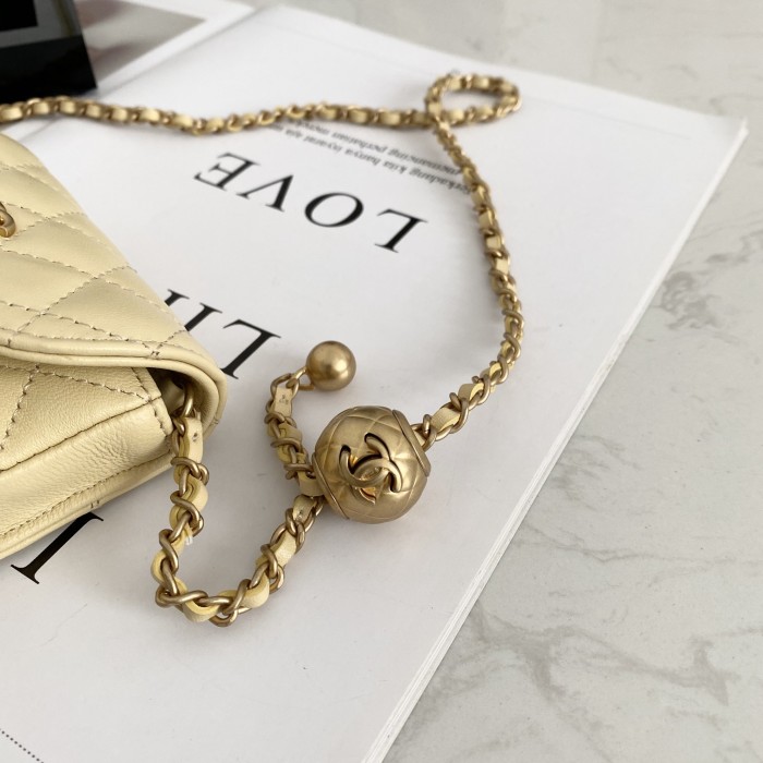 Handbag Chanel 81462 size 9*10.5*2.5 cm