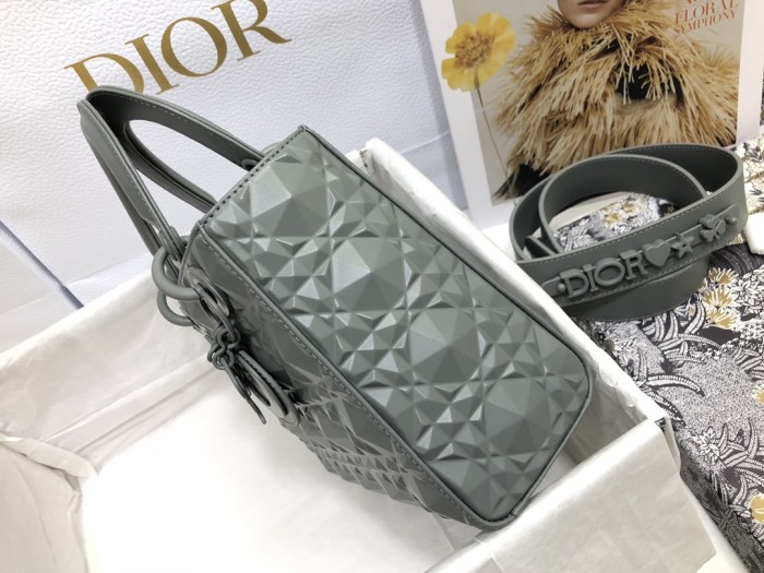 Handbag Dior M0538 size 20*16.5*8 cm