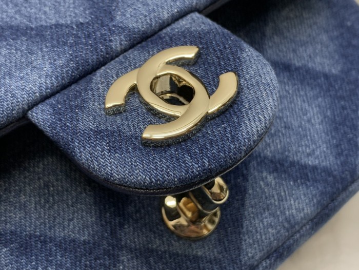 Handbag Chanel size 20 cm