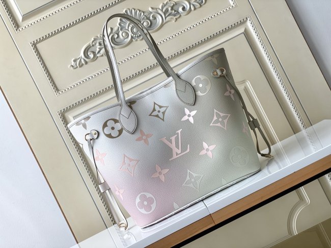 Handbag Louis Vuitton M46077 size 31 x 28 x 14 cm