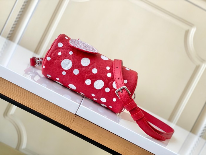 Handbag Louis Vuitton M81910 size 16X11X9cm