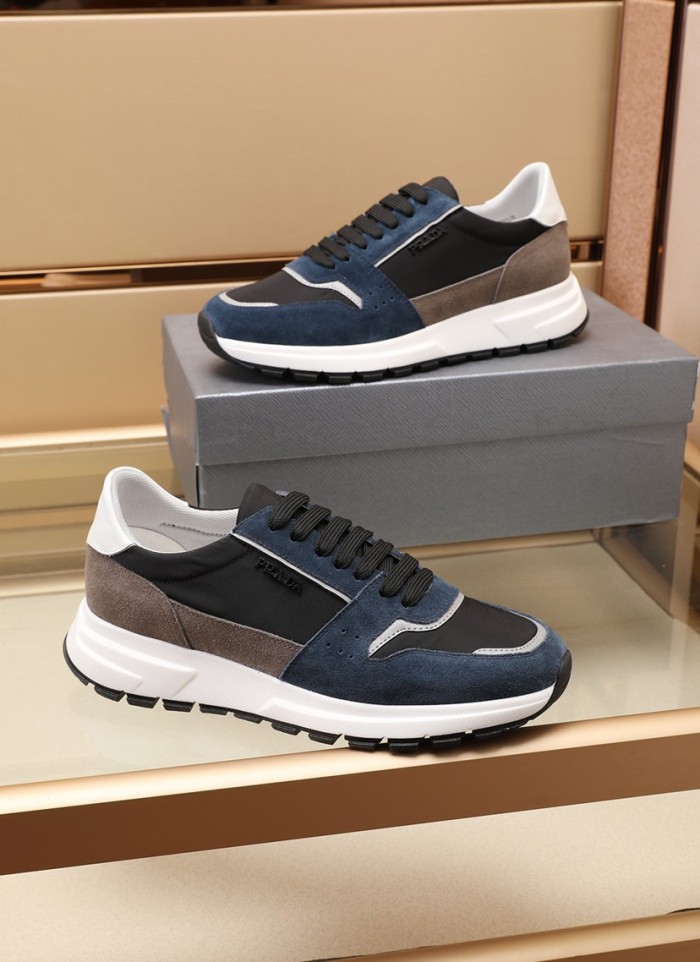Prada Low Top sneaker 27