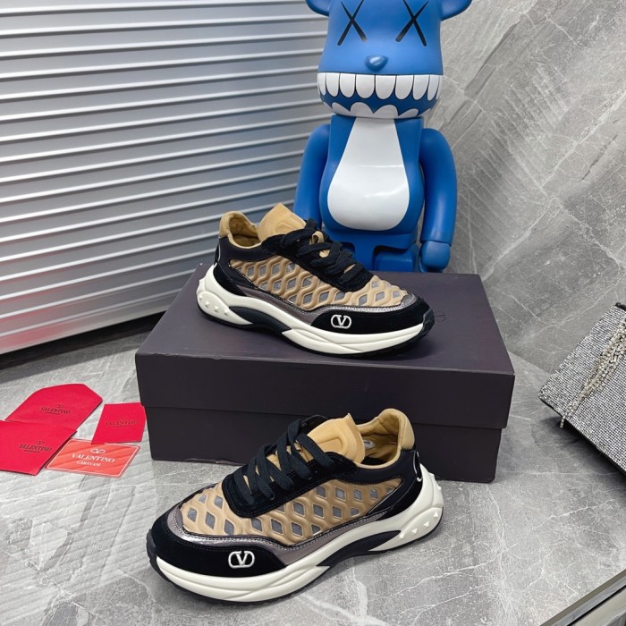 VALENTINO GARAVANI Ready Go Runner Sneaker 2