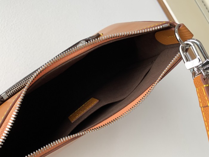 Handbag Louis Vuitton M80689 size 25x15x8 cm