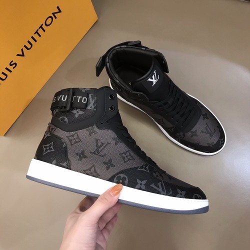 Louis Vuitton Rivoli sneaker 8