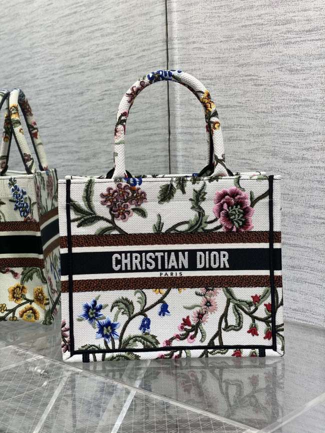 Handbag Dior size 26*8*22 cm