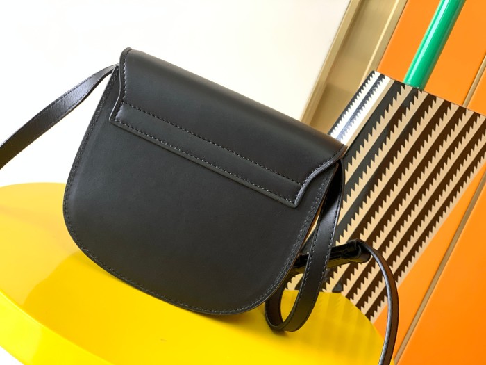 Handbags SAINT LAURENT 619740 size 18x15.5x5.5 cm