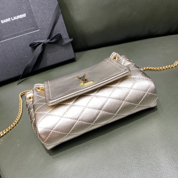 Handbags SAINT LAURENT 672738 size 18x13x6 cm