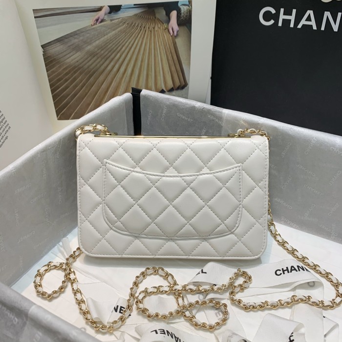 Handbag Chanel 88633 size 19 cm