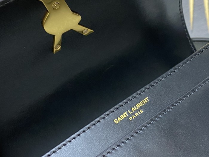 Handbags SAINT LAURENT 634306 size 19×13×5 cm