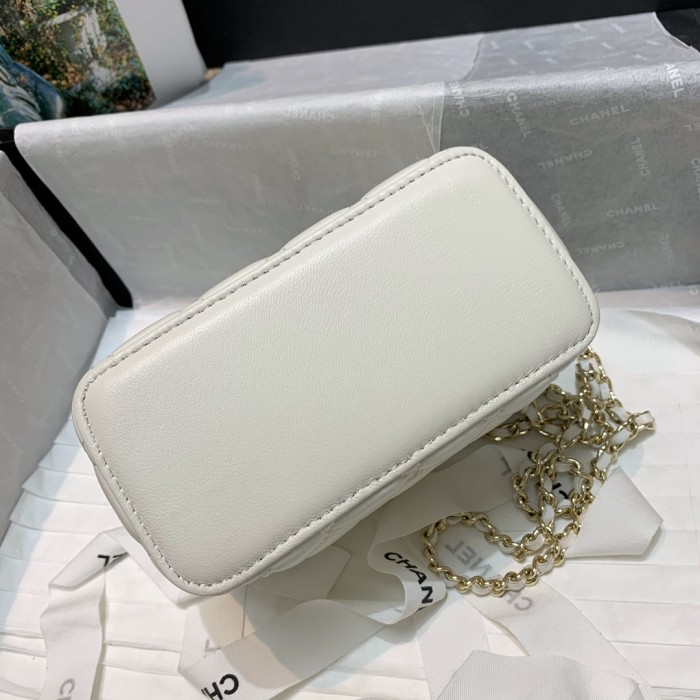 Handbag Chanel 81158 size 16 9.5 8 cm