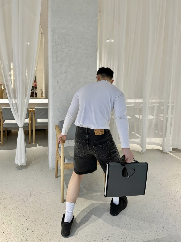 Clothes Louis Vuitton 272