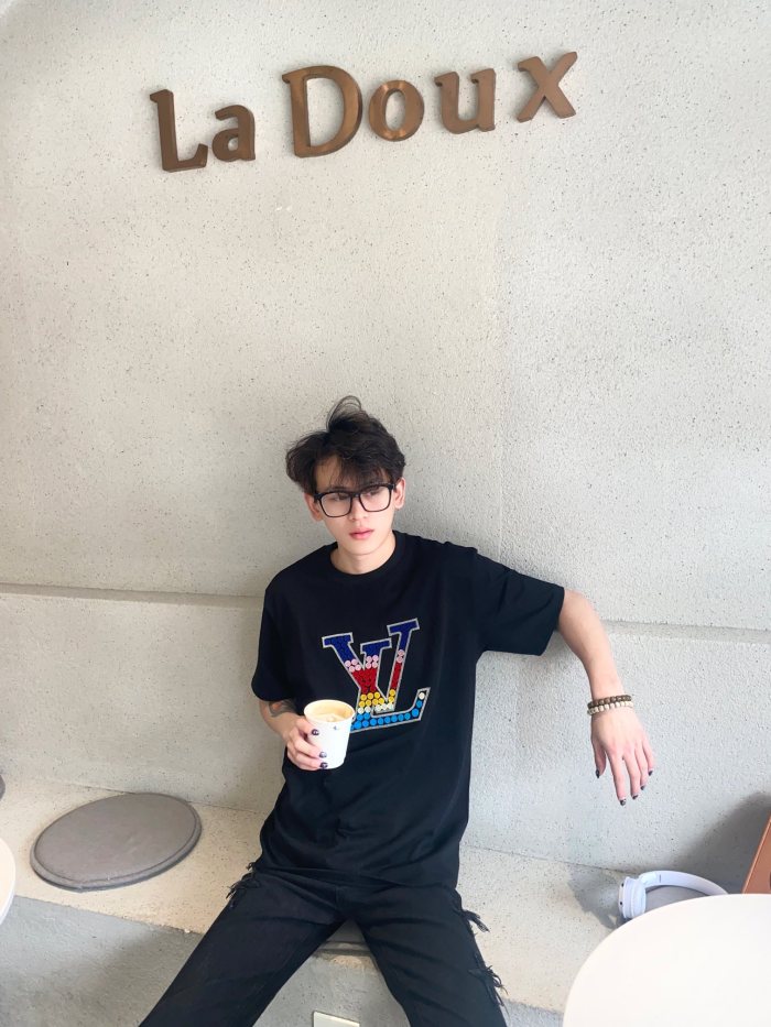 Clothes Louis Vuitton 323