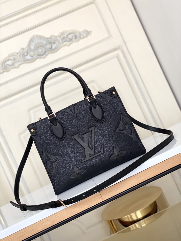 Handbag Louis Vuitton M45653