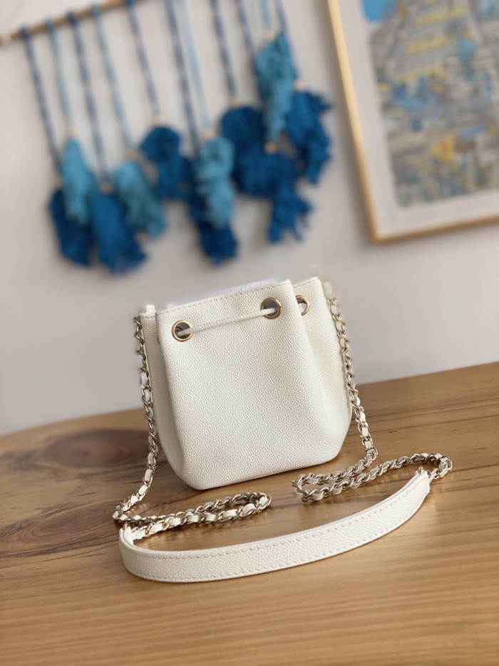 Handbag Chanel 2913 size 12.5*10*7.5 cm