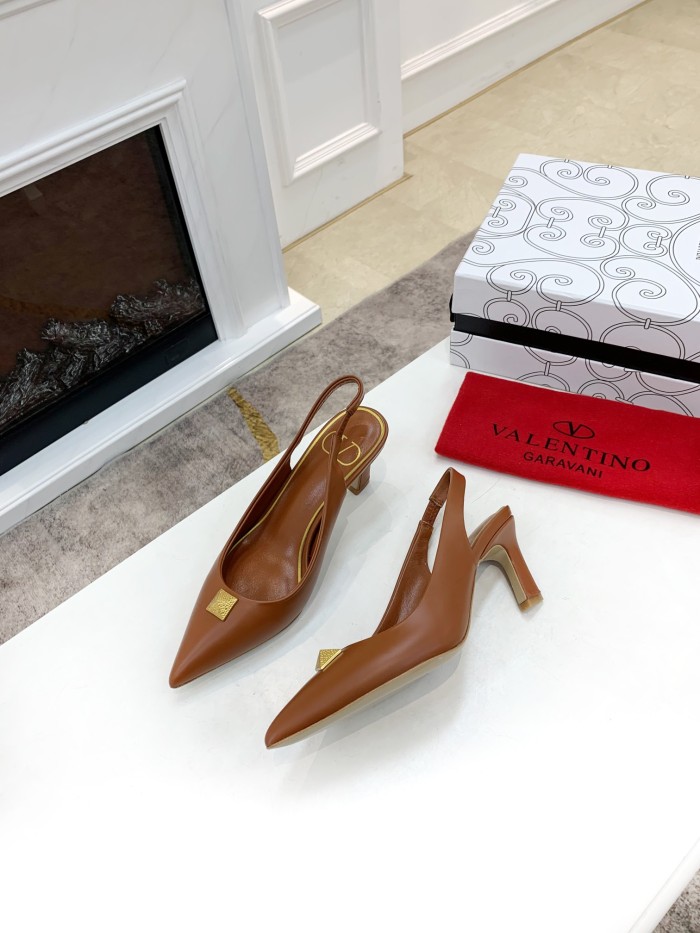 VALENTINO GARAVANI Rockstud WOMEN 37