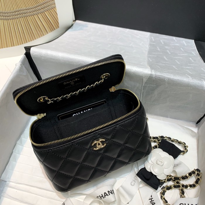 Handbag Chanel 81158 size 16 9.5 8 cm