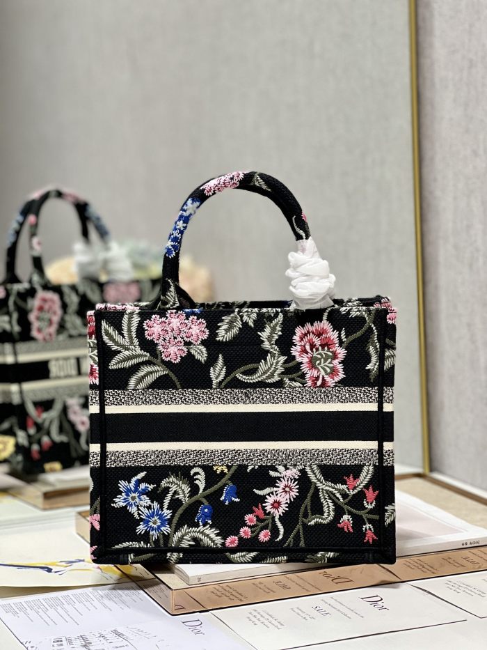 Handbag Dior 1265 size 26.5×21×14 cm