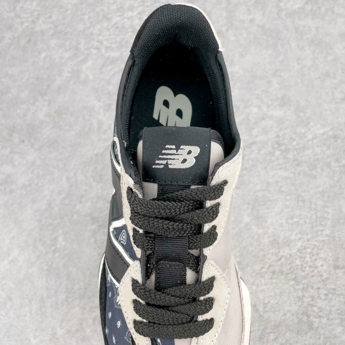 New Balance 327 Sneaker 13