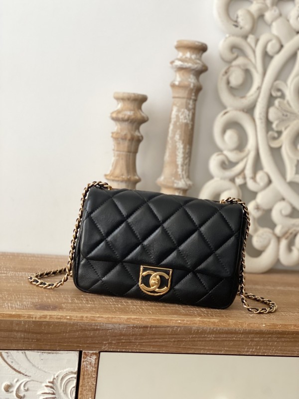 Handbag Chanel 3474 size 15*20*8 cm