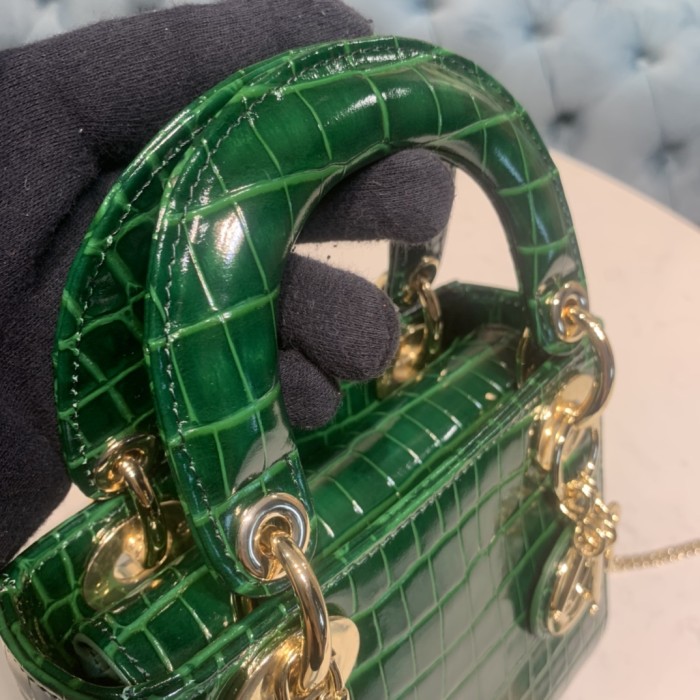 Handbag Dior size 17 x 7.5x 14 cm