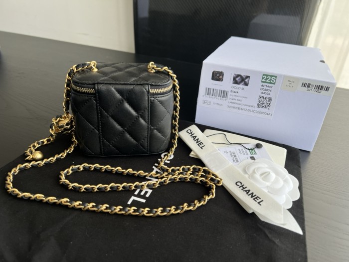 Handbag Chanel AP1447 size 8.5cmx11cmx7 cm