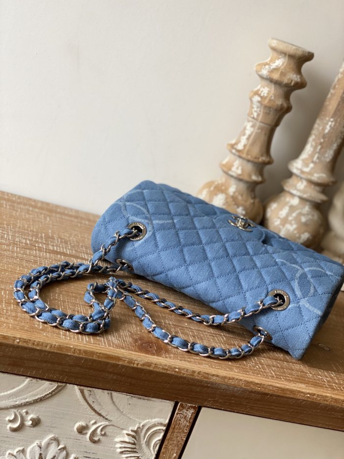 Handbag Chanel AS2071 size 25 15 6.5 cm