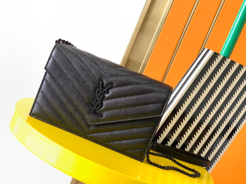 Handbags SAINT LAURENT 393953 size 19x11.5x4 cm