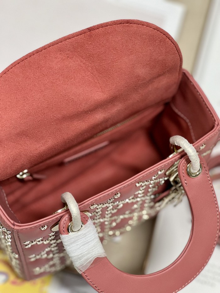 Handbag Dior 0531 size 20×16.5×8 cm