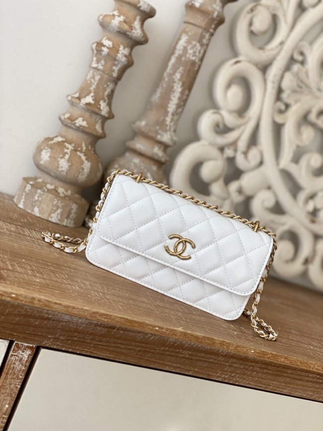 Handbag Chanel 81238 size 16 cm
