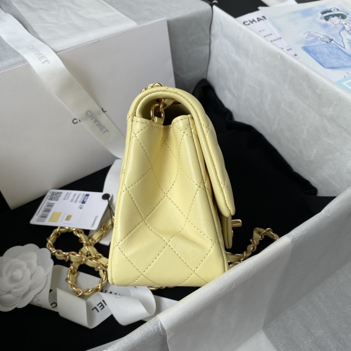 Handbag Chanel size 17 cm