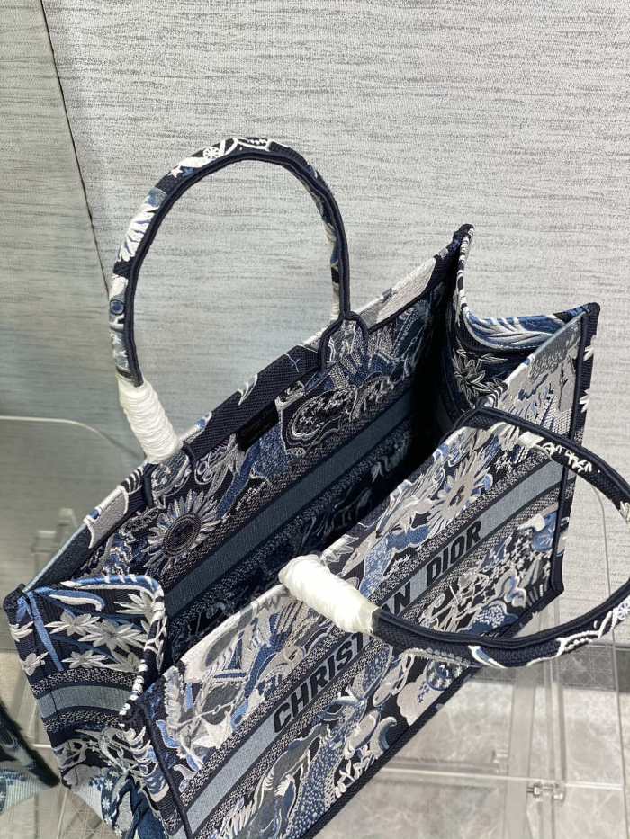 Handbag Dior size 42*18*35 cm