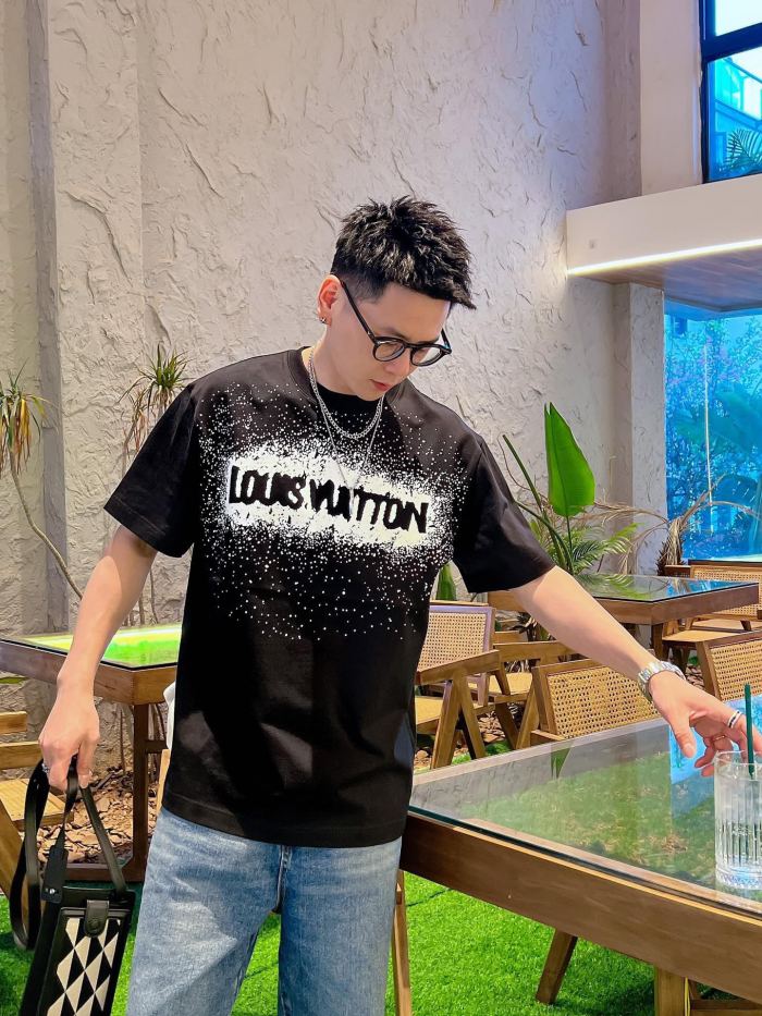 Clothes Louis Vuitton 360