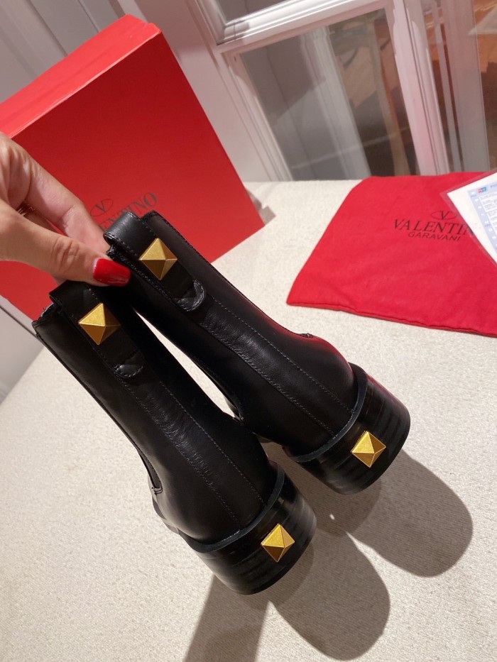 VALENTINO GARAVANI Roman Stud WOMEN 23