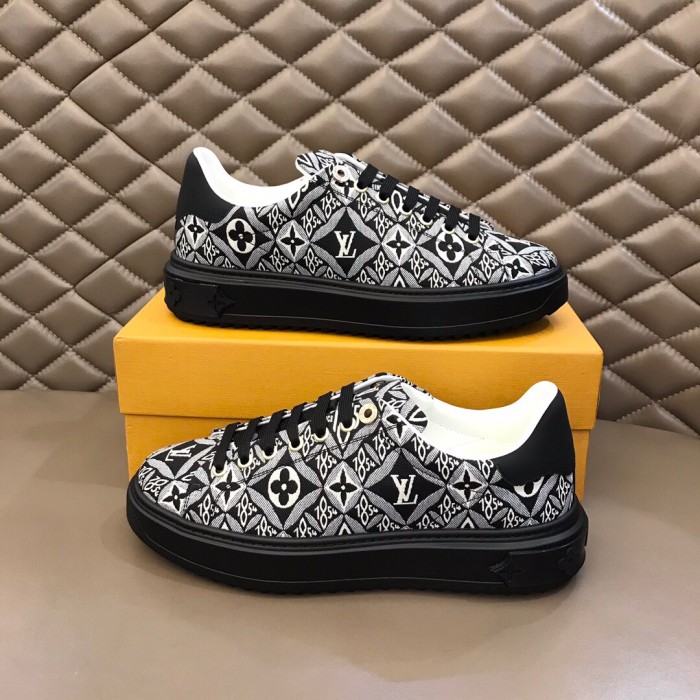 Louis Vuitton Low Top sneaker 44