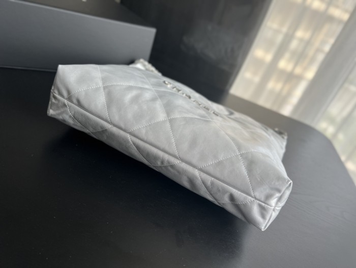 Handbag Chanel size 39cmx42cmx8 cm