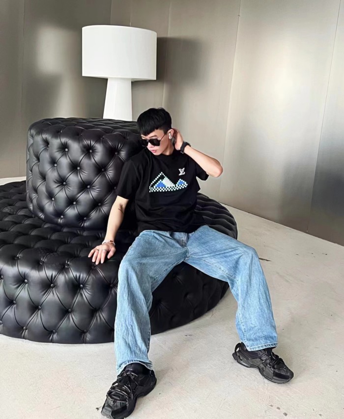 Clothes Louis Vuitton 364