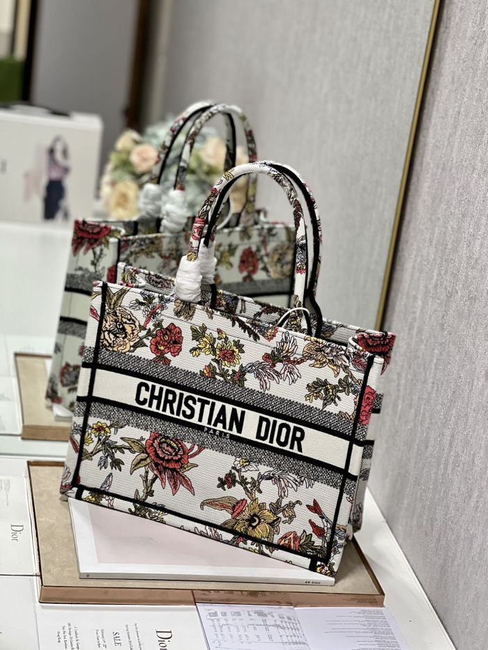 Handbag Dior 1286 size 36×28 cm
