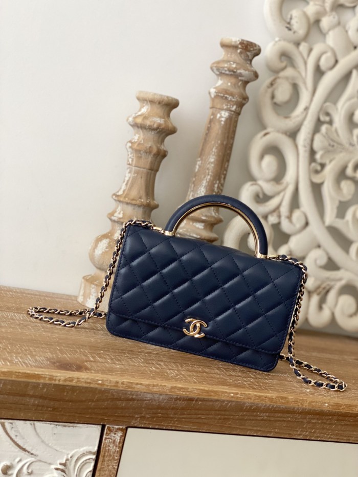 Handbag Chanel 81207 size 19 cm