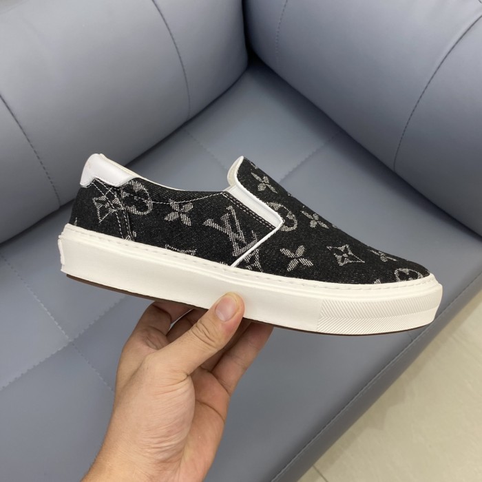 Louis Vuitton Monogram Denim sneaker 28