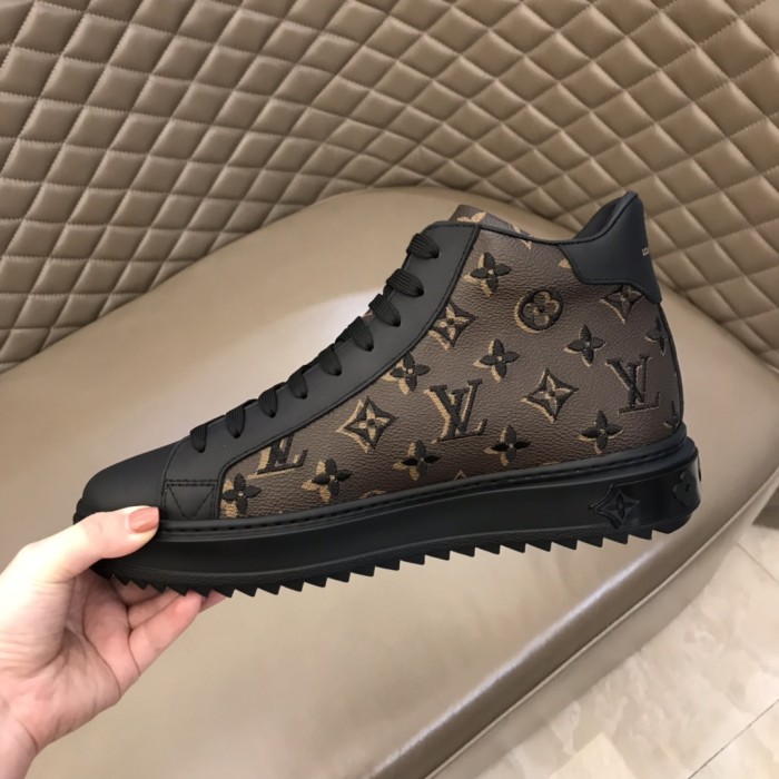 Louis Vuitton High Top sneaker 1