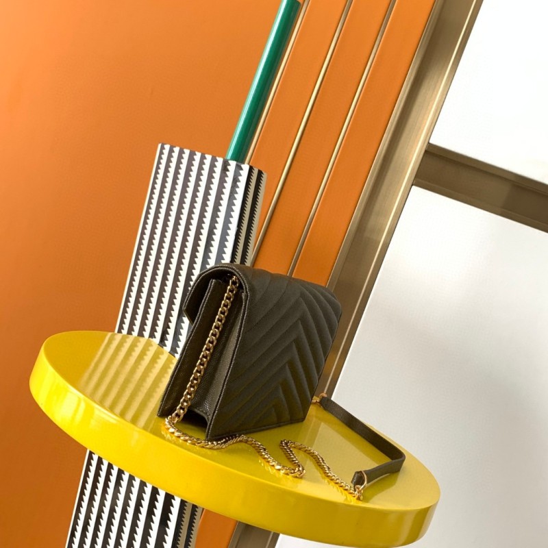 Handbags SAINT LAURENT 393953 size 19x11.5x4 cm