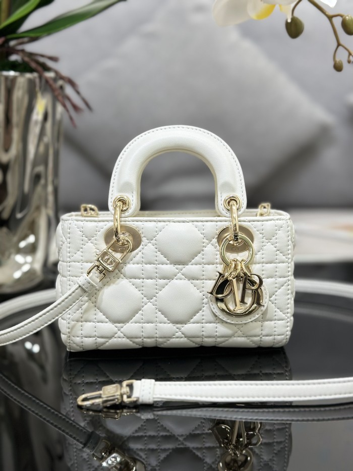 Handbag Dior S0910 size 16 x 9 x 5 cm