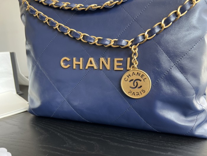 Handbag Chanel size 39cmx42cmx8 cm